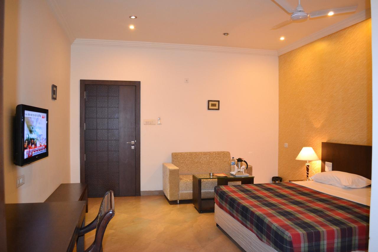 Hotel Ashish International Bhilai Экстерьер фото