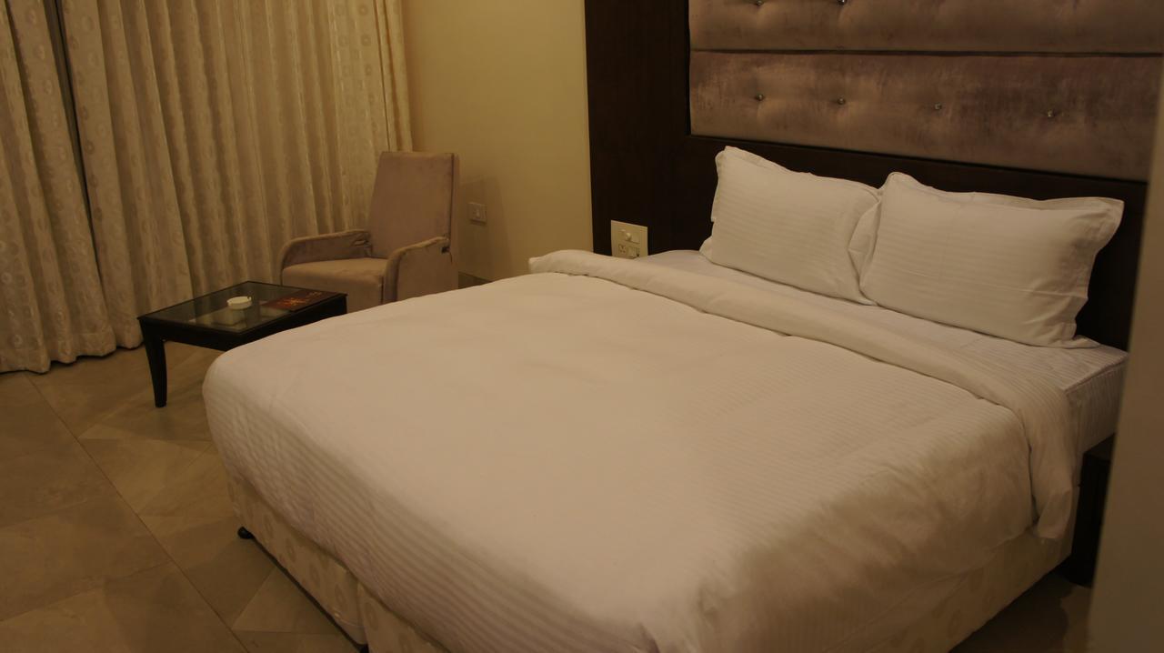 Hotel Ashish International Bhilai Экстерьер фото